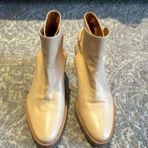Avellino Paris buttery yellow short heeled boots in 37 nwot
